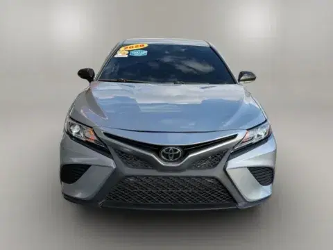 Toyota Camry Se Sedan 4D - Thumbnail 3