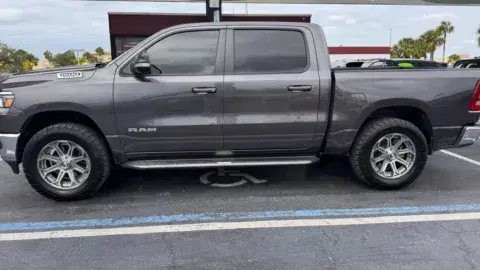 Ram 1500 Crew Cab Big Horn Pickup 4D 5 1/2 Ft - Thumbnail 3