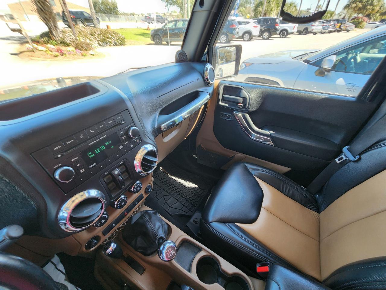 Jeep Wrangler Unlimited4Wd 4Dr Sahara - Thumbnail 17