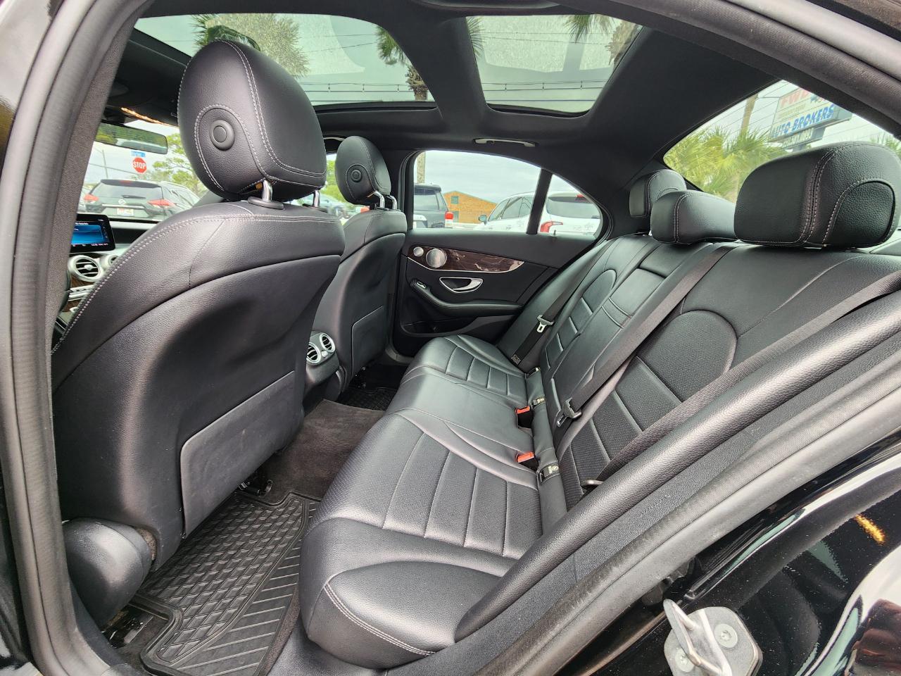 Mercedes-Benz C-Classc 300 4Matic Sedan - Thumbnail 11