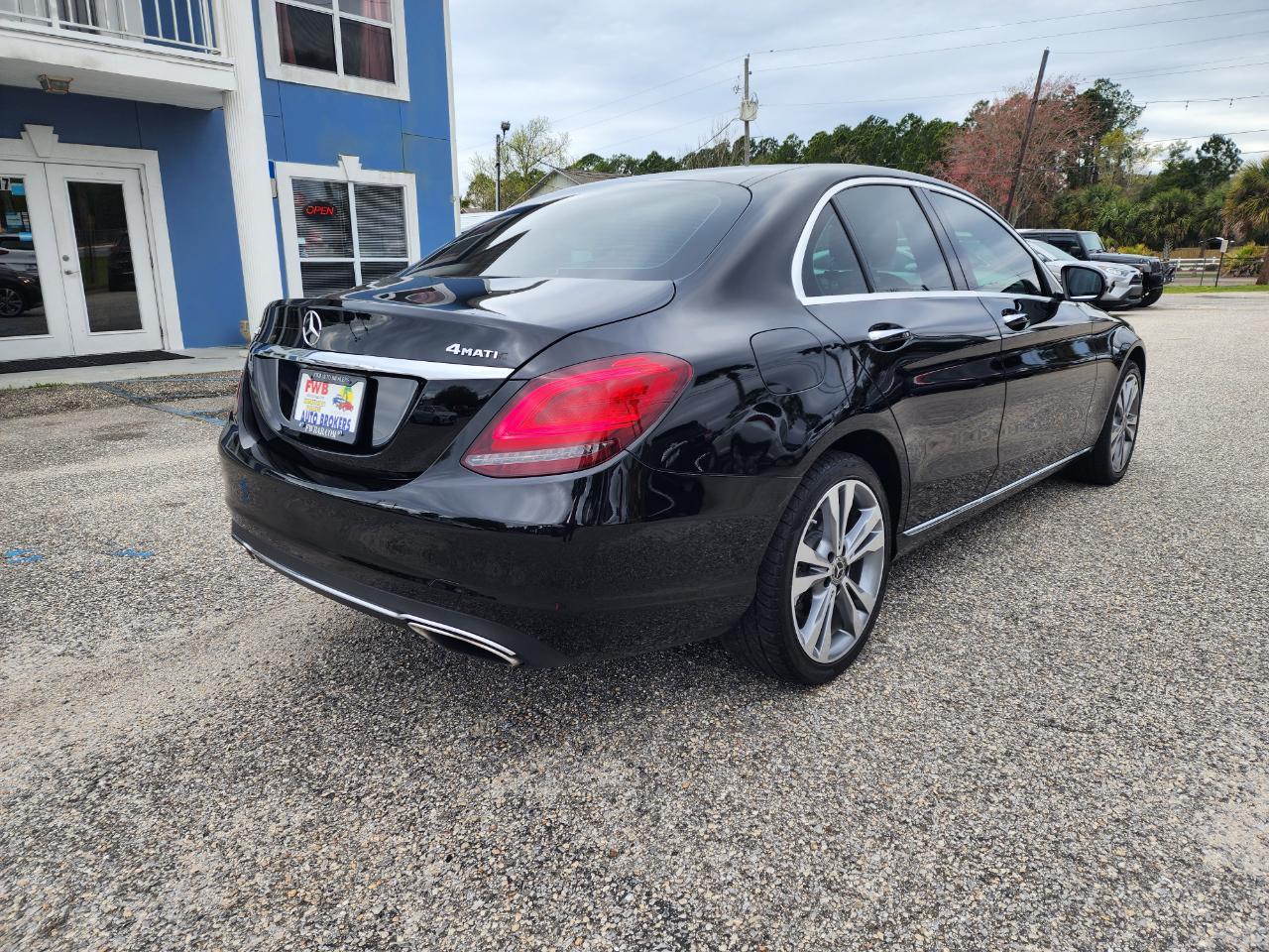 Mercedes-Benz C-Classc 300 4Matic Sedan - Thumbnail 5