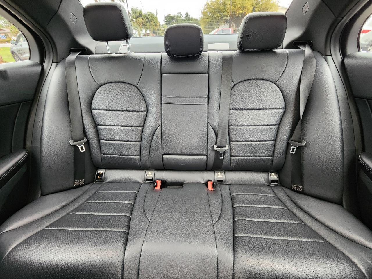 Mercedes-Benz C-Classc 300 4Matic Sedan - Thumbnail 12