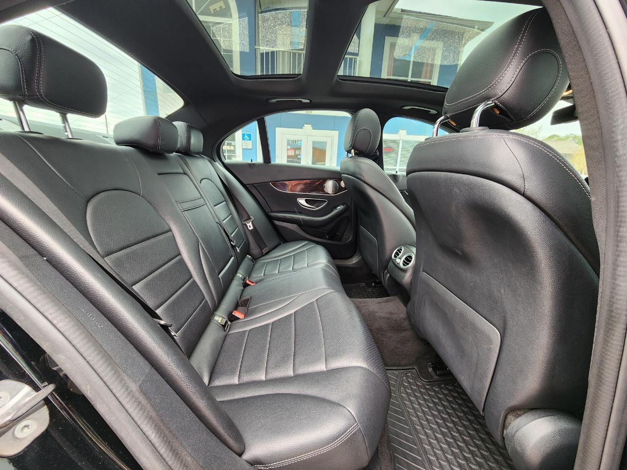 Mercedes-Benz C-Classc 300 4Matic Sedan - Thumbnail 16