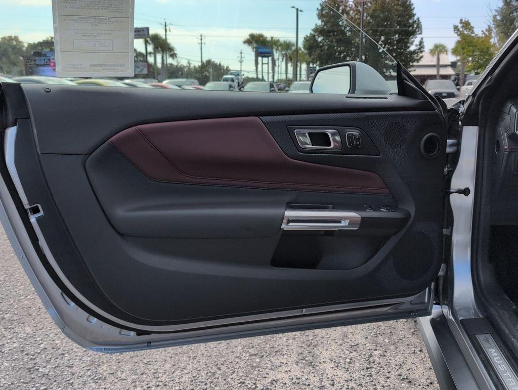 Ford Mustang Ecoboost® Premium Fastback - Thumbnail 12