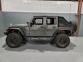 Jeep Wrangler Unlimited - - Thumbnail 7