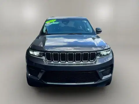 Jeep Grand Cherokee Laredo Sport Utility 4D - Thumbnail 3