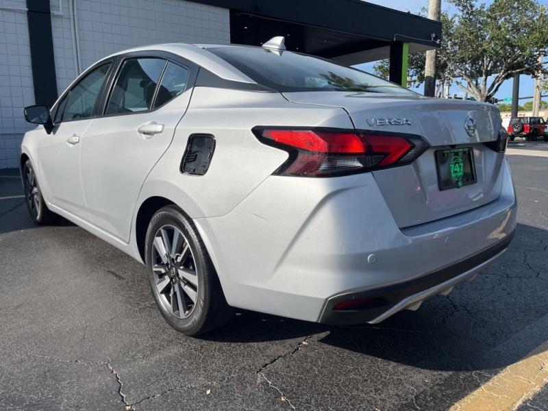 Nissan Versa 1.6 Sv - Thumbnail 4