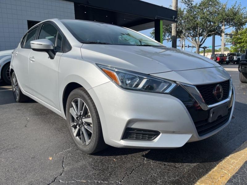 Nissan Versa 1.6 Sv - Thumbnail 8