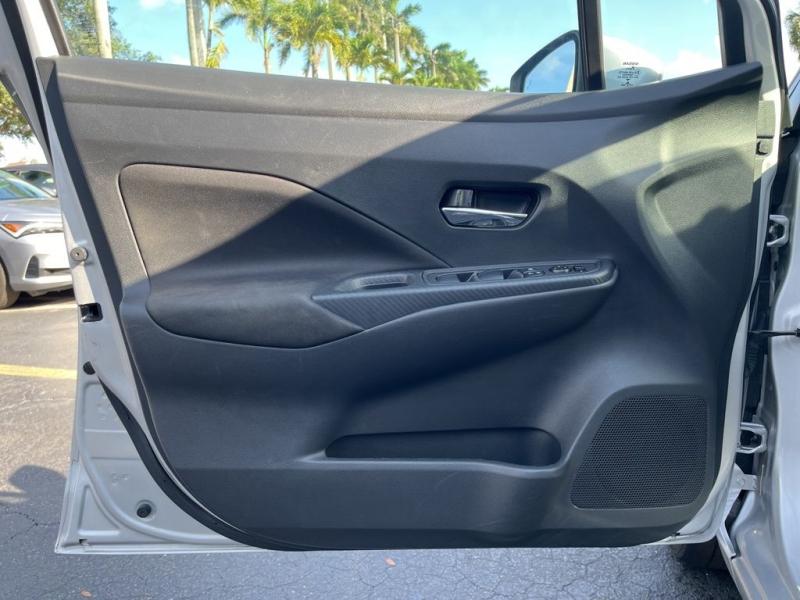 Nissan Versa 1.6 Sv - Thumbnail 9