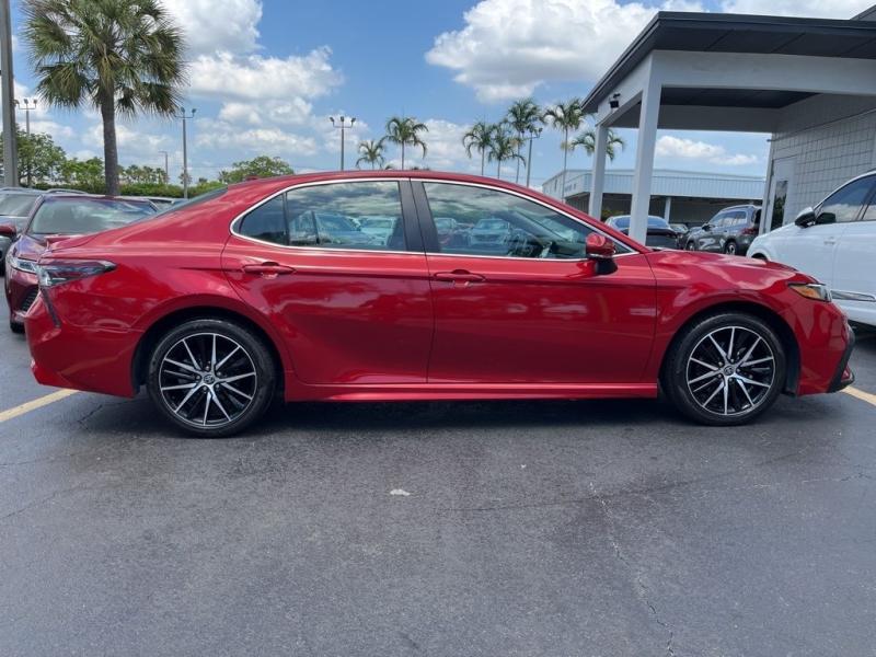 Toyota Camry Se - Thumbnail 7