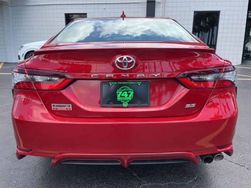 Toyota Camry Se - Thumbnail 5