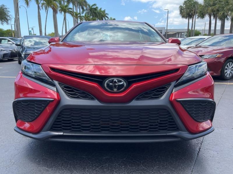 Toyota Camry Se - Thumbnail 9