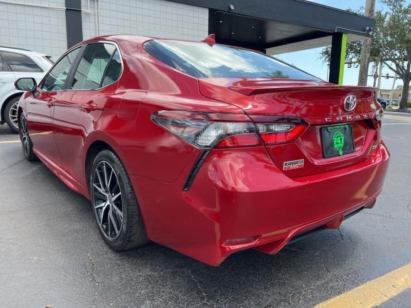 Toyota Camry Se - Thumbnail 4