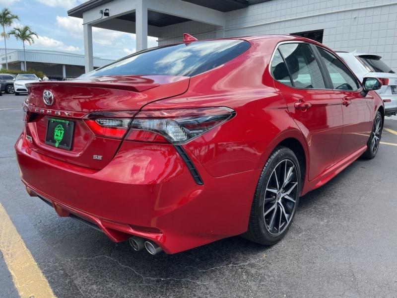 Toyota Camry Se - Thumbnail 6