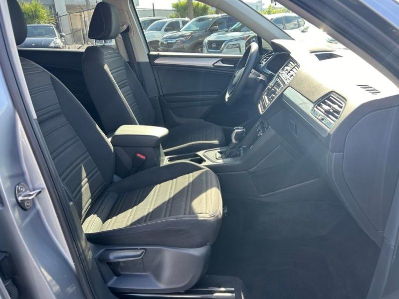 Volkswagen Tiguan 2.0T S - Thumbnail 12