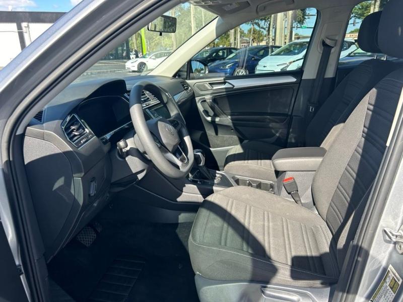 Volkswagen Tiguan 2.0T S - Thumbnail 11