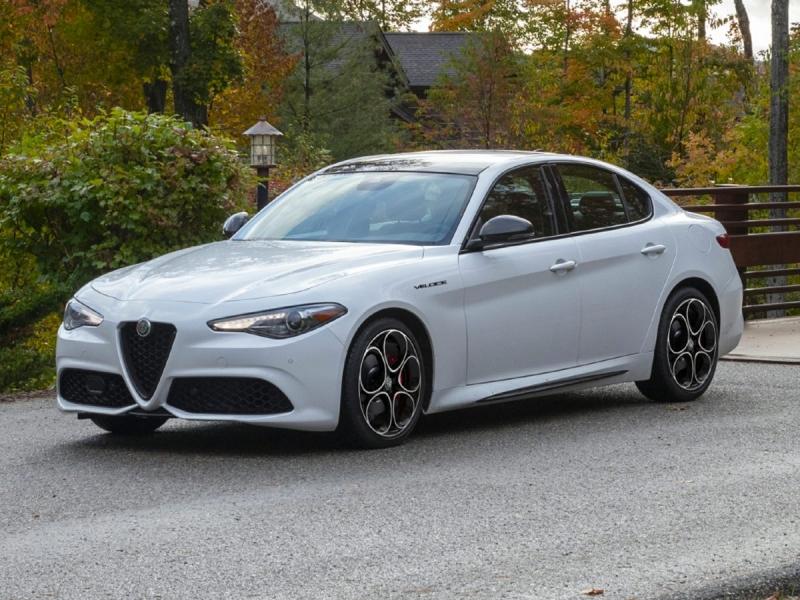Alfa Romeo Giulia Ti - Thumbnail 2