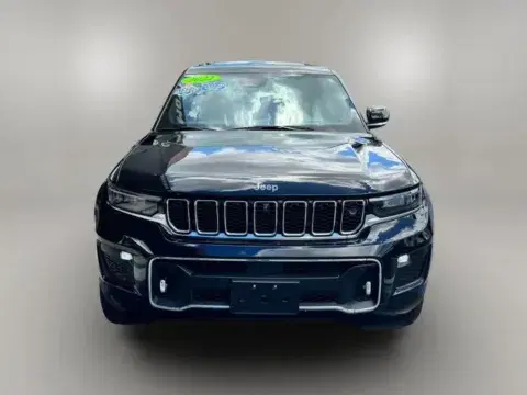 Jeep Grand Cherokee All New Overland Sport Utility 4D - Thumbnail 3