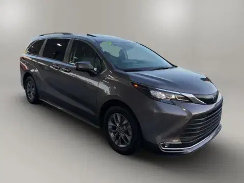 Toyota Sienna Xle Van 4D - Thumbnail 5