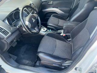 Mitsubishi Outlander - Thumbnail 11