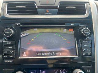 Nissan Altima - Thumbnail 3