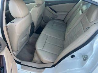 Nissan Altima - Thumbnail 4