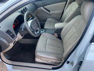 Nissan Altima - Thumbnail 14