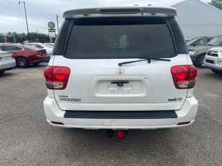 Toyota Sequoia - Thumbnail 10