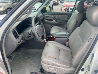 Toyota Sequoia - Thumbnail 14