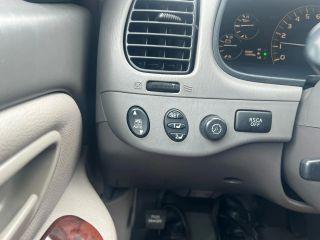 Toyota Sequoia - Thumbnail 2