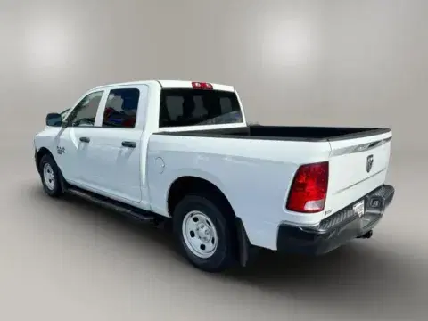 Ram 1500 Classic Crew Cab Tradesman Pickup 4D 5 1/2 Ft - Thumbnail 6