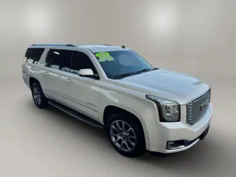 GMC Yukon Xl Denali Sport Utility 4D - Thumbnail 6