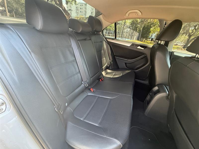 Volkswagen Jetta Se - Thumbnail 16