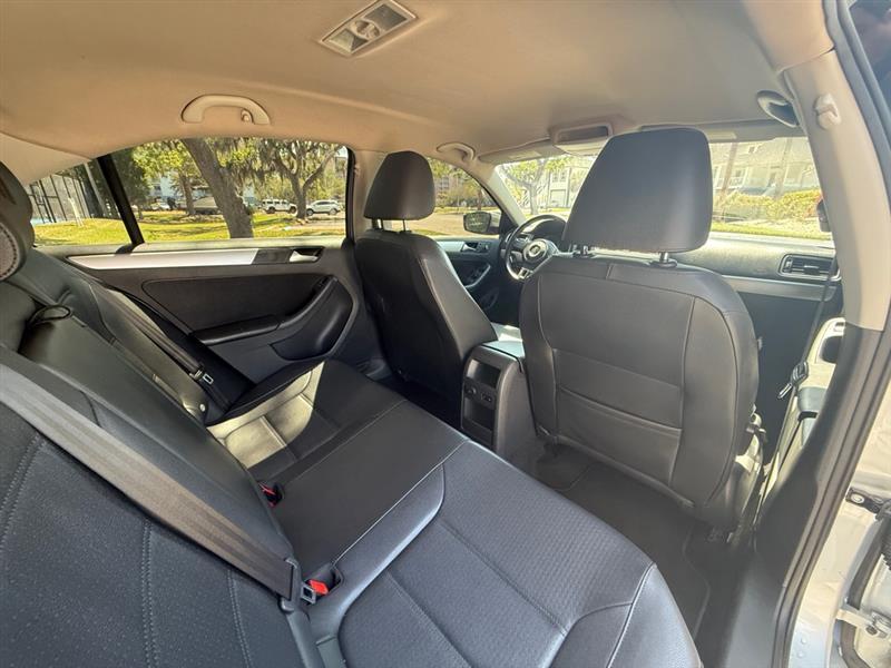 Volkswagen Jetta Se - Thumbnail 17