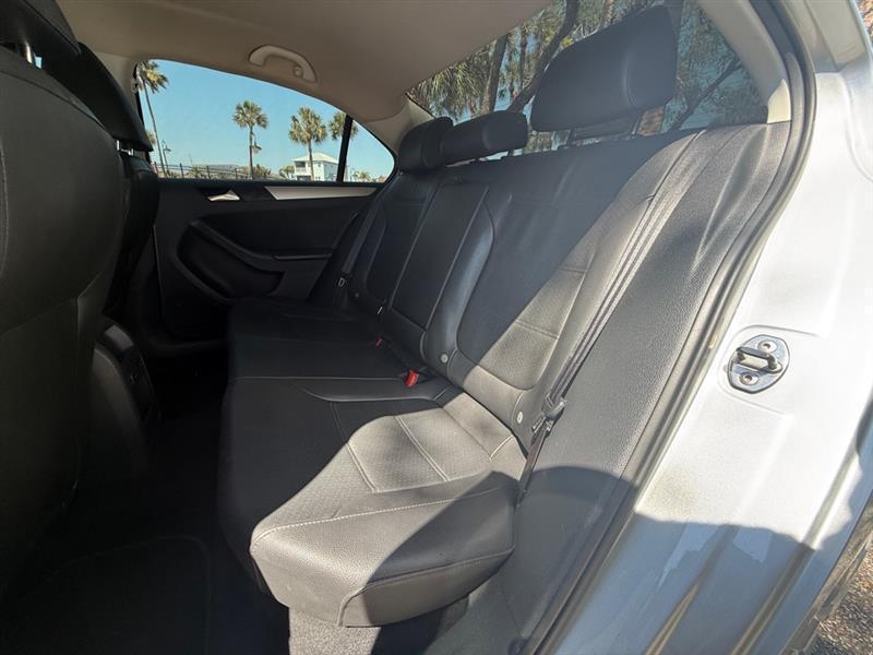 Volkswagen Jetta Se - Thumbnail 12