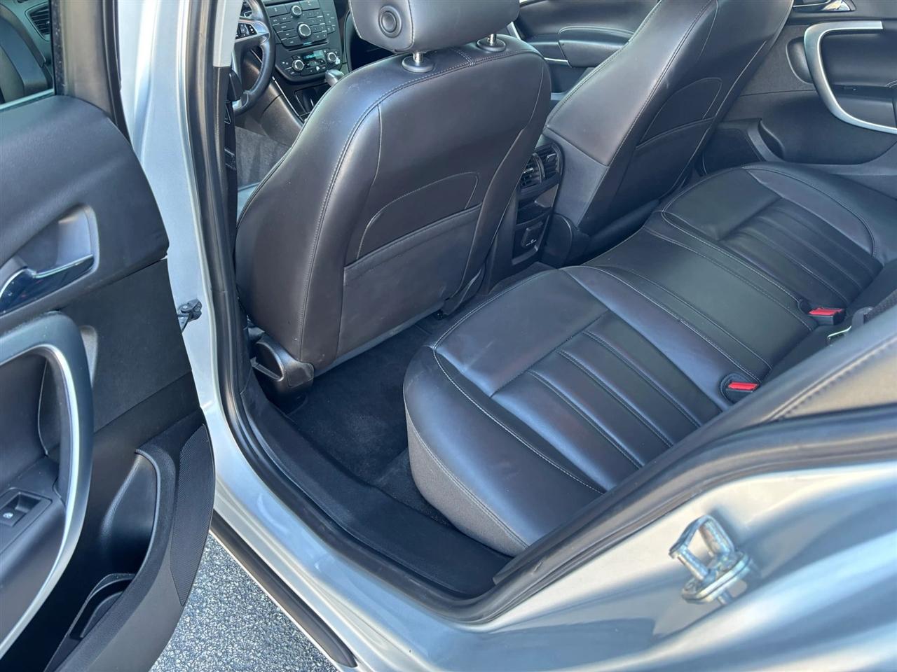 Buick Regal Turbo Premium 1 - Thumbnail 13