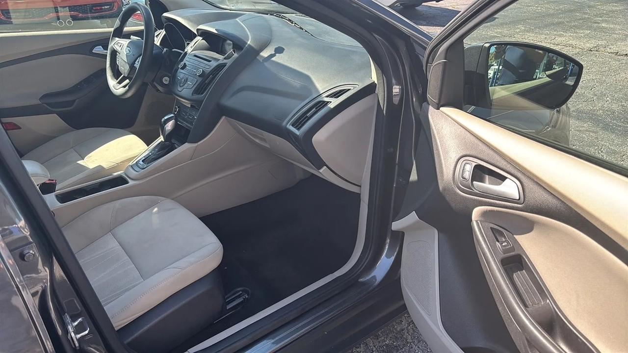 Ford Focus Se Sedan - Thumbnail 12