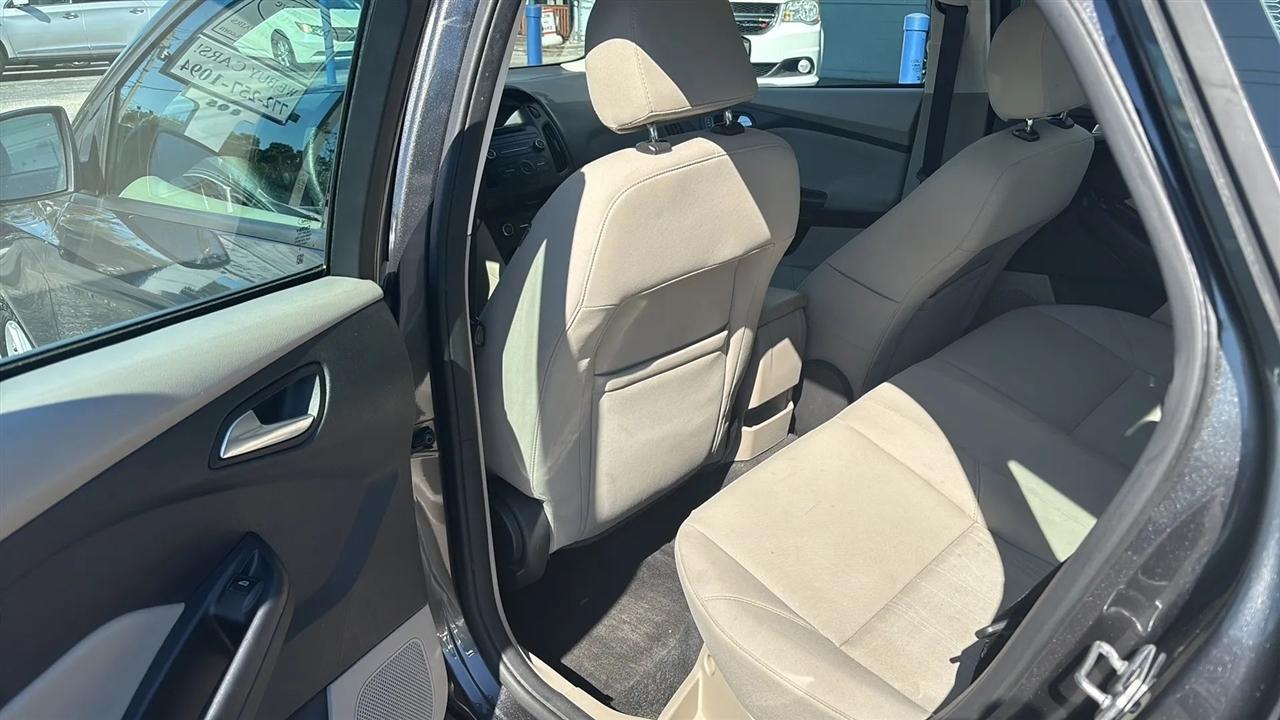 Ford Focus Se Sedan - Thumbnail 13