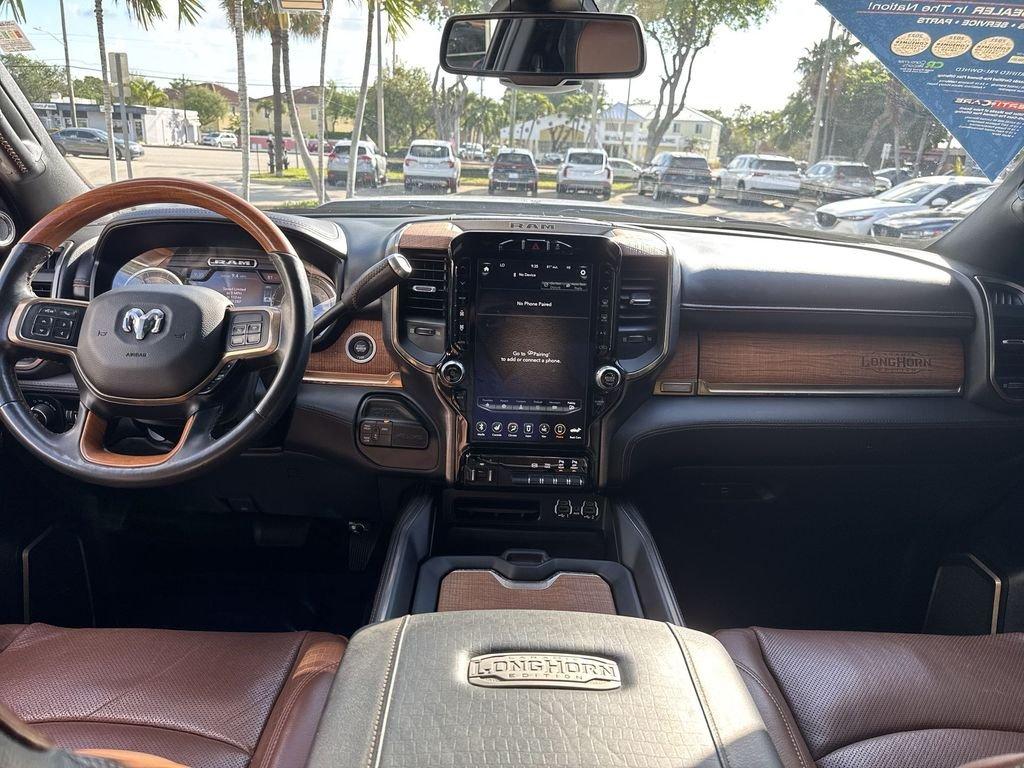Ram 2500 Laramie Longhorn 4Wd 4D Mega Cab - Thumbnail 15