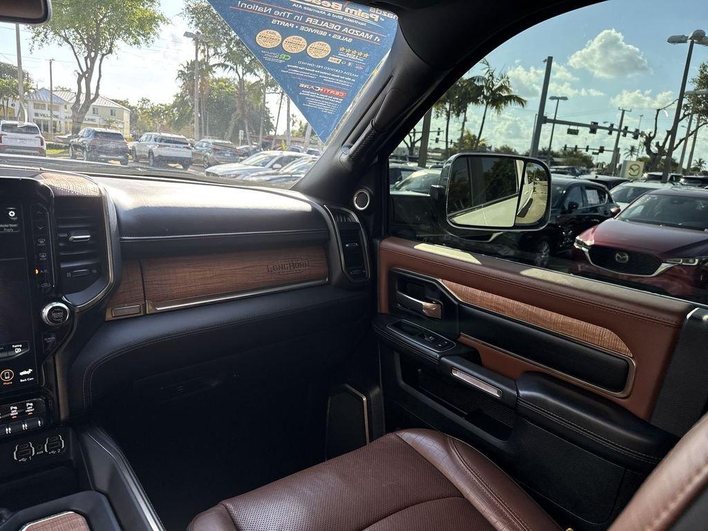 Ram 2500 Laramie Longhorn 4Wd 4D Mega Cab - Thumbnail 16