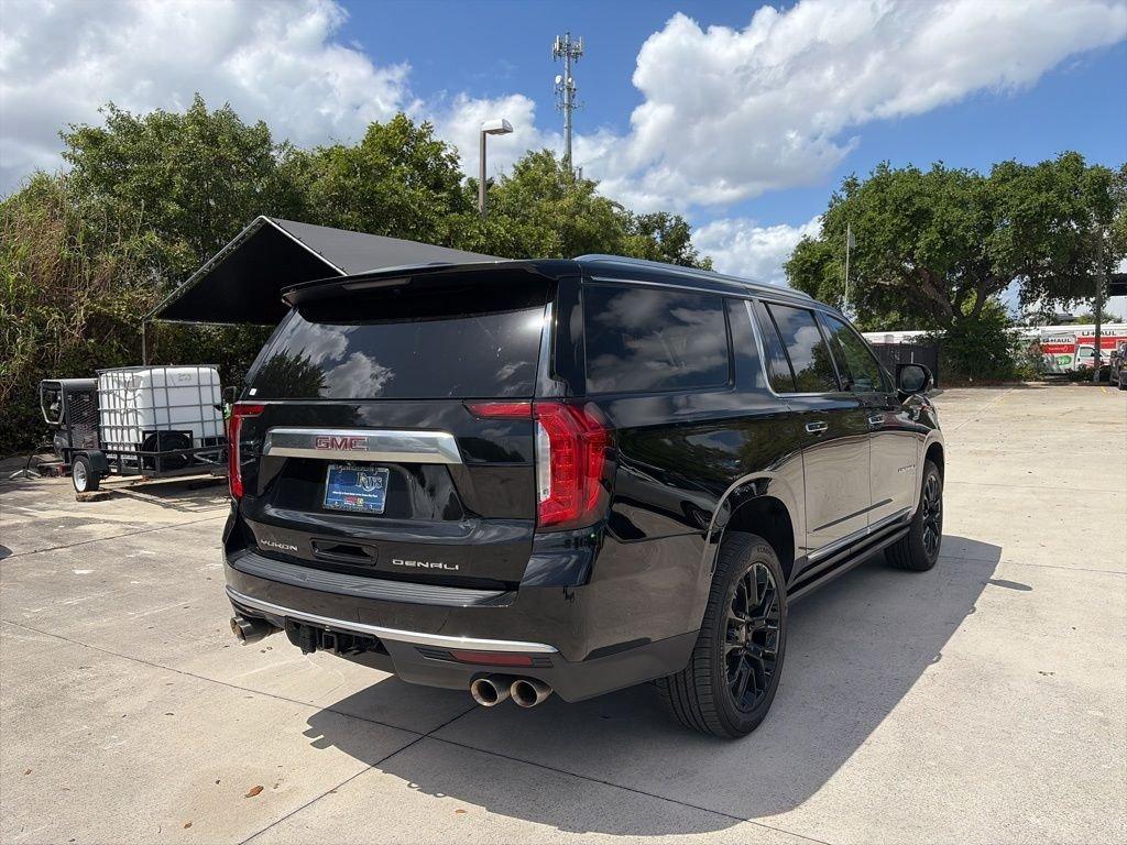 Gmc Yukon Xl Denali 4Wd 4D Sport Utility - Thumbnail 4