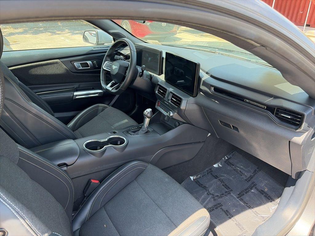 Ford Mustang Ecoboost Rwd 2D Coupe - Thumbnail 11