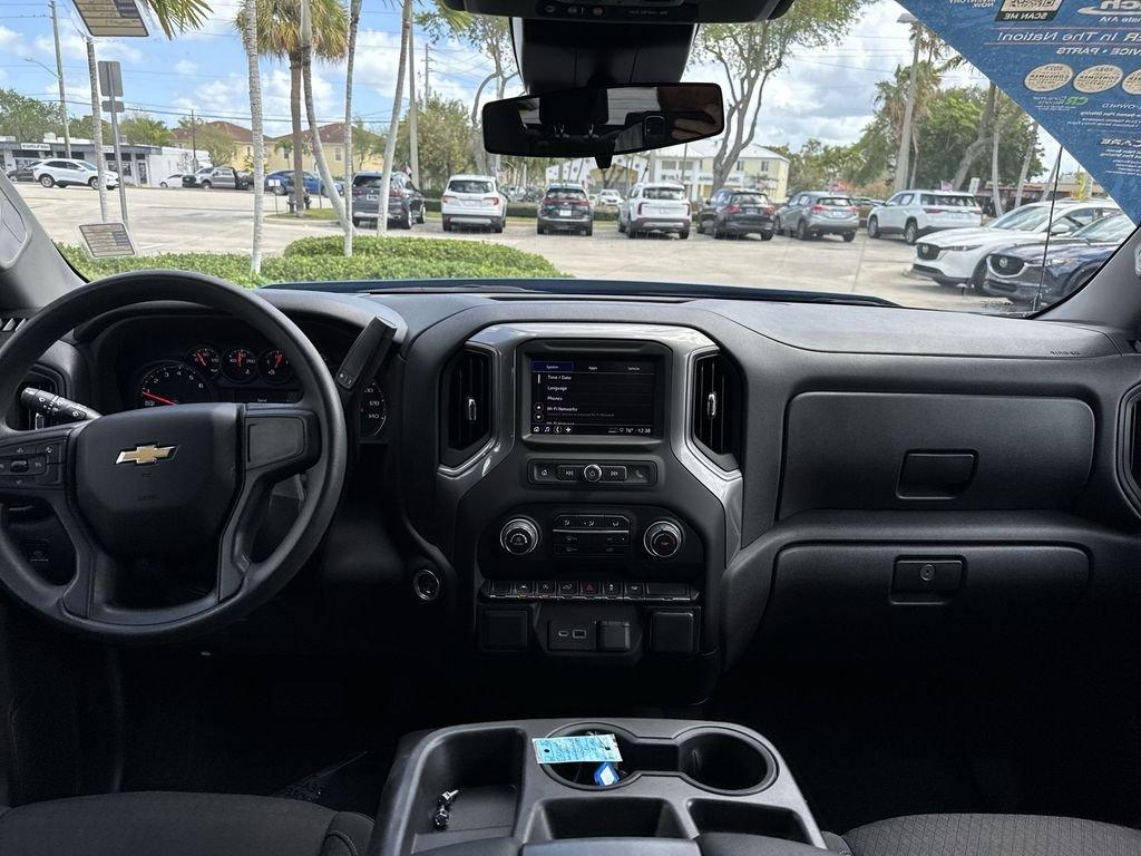 Chevrolet Silverado 1500 Custom Rwd 4D Crew Cab - Thumbnail 16