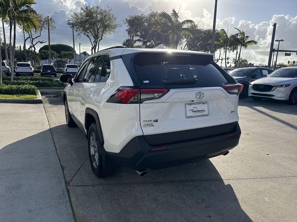 Toyota Rav4 Xle Fwd 4D Sport Utility - Thumbnail 14