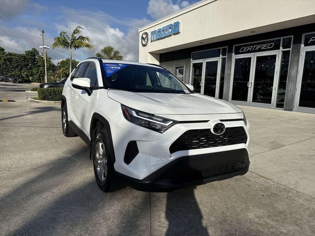 Toyota Rav4 Xle Fwd 4D Sport Utility - Thumbnail 9