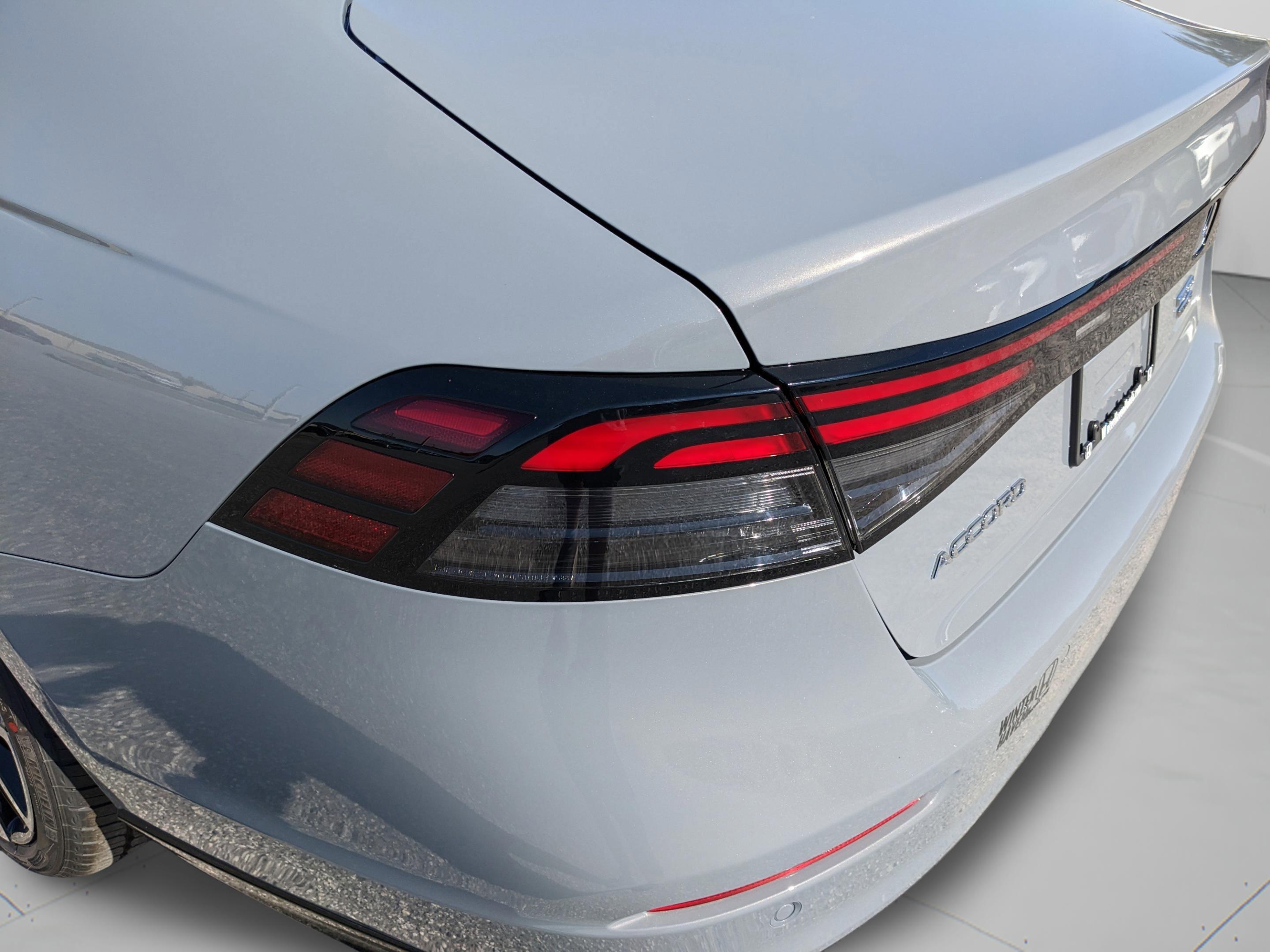 Honda Accord Hybrid Touring - Thumbnail 10