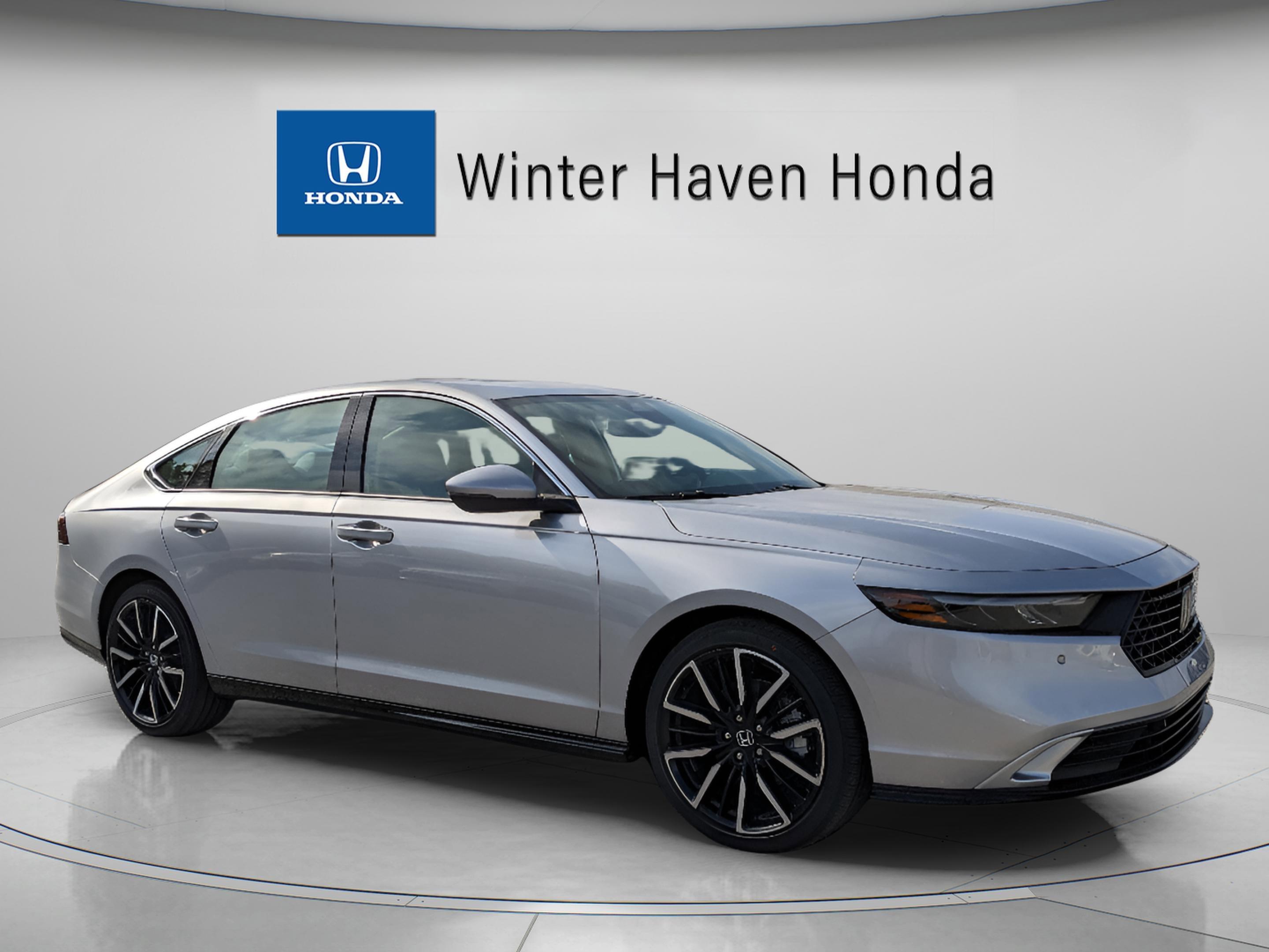 Honda Accord Hybrid Touring - Thumbnail 2