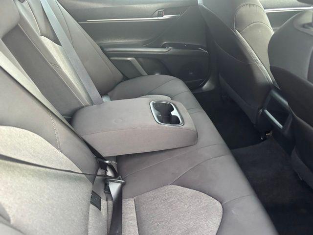 Toyota Camry - Thumbnail 16