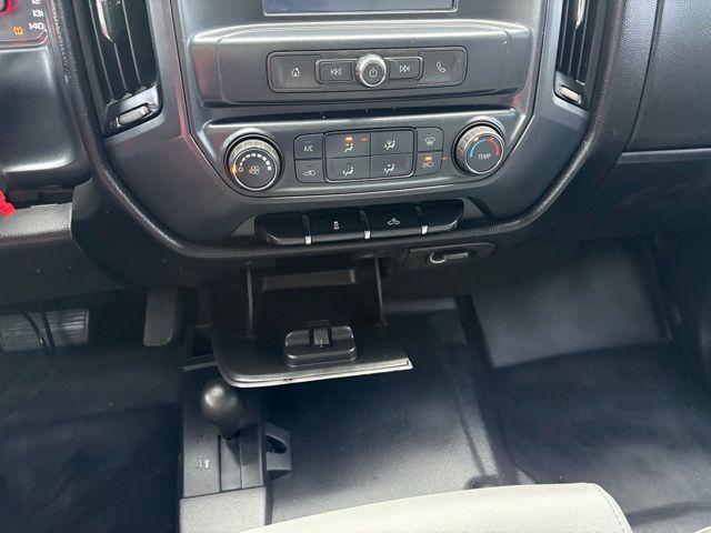 Chevrolet Silverado 1500 - Thumbnail 17