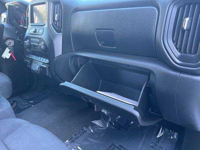 Chevrolet Silverado 1500 - Thumbnail 15